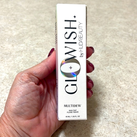 BNIB GLOWISH BY HUDA BEAUTY MULTI DEW SKIN TINT MEDIUM 05 - Picture 8 of 14